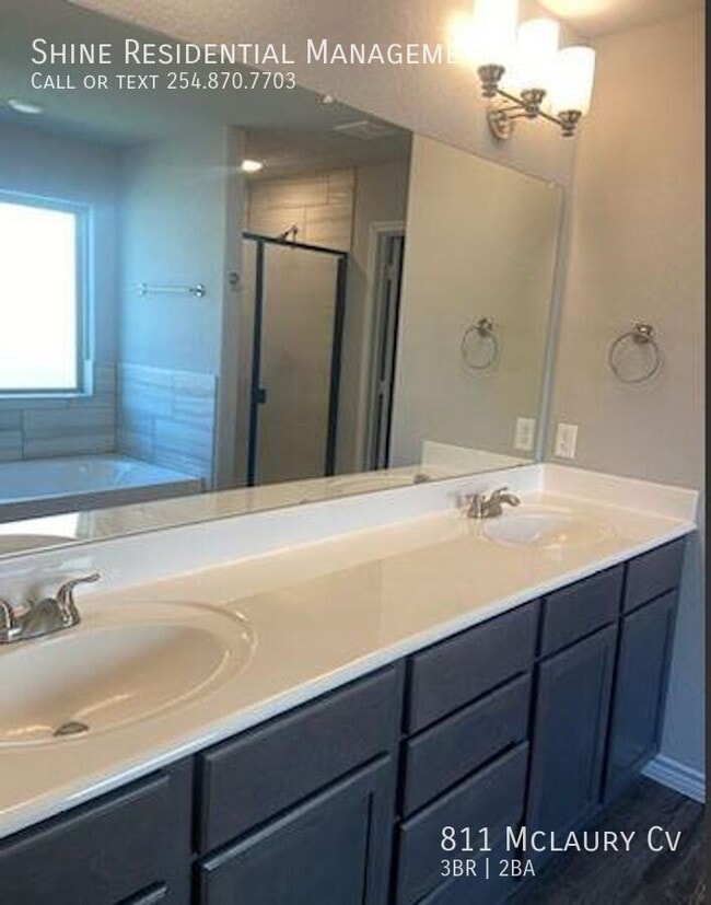 Building Photo - 811 Mclaury Cove