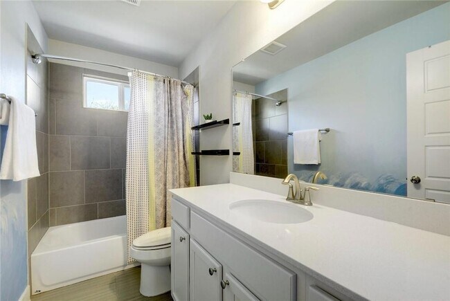 Building Photo - 7408 Buchholz St