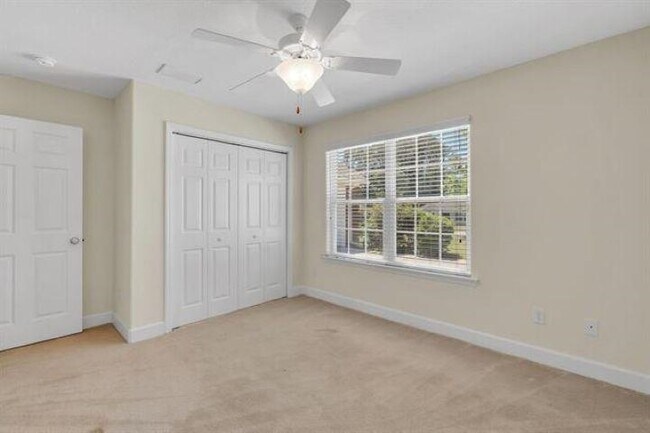 Building Photo - 10737 Sycamore Ridge Ln