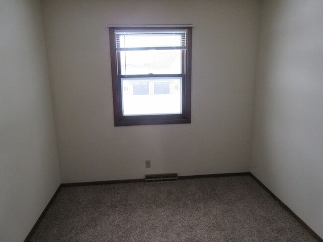 Building Photo - '064