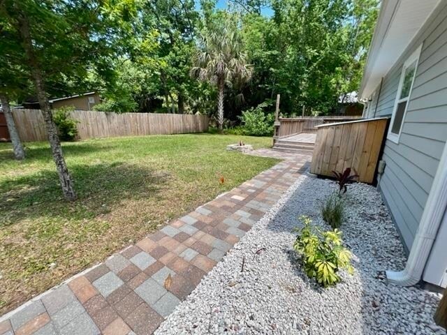 Building Photo - 804 W 2nd St