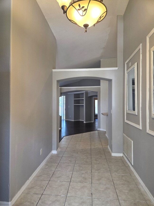 Building Photo - Move in Ready 3/2 in Sunset Village