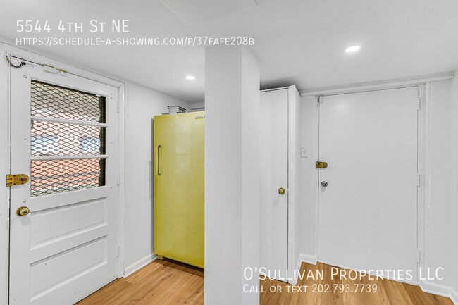 Building Photo - 5544 4th St NE