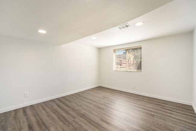 Building Photo - 4728 Estes St