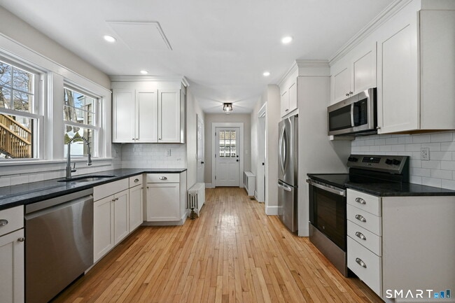 Building Photo - 218 Park St