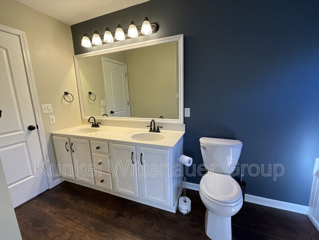 Building Photo - 329 Ring of Kerry Dr