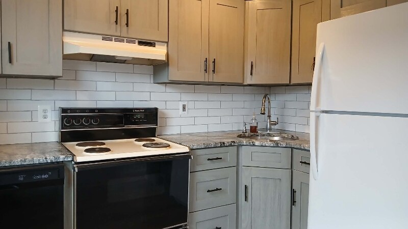 Building Photo - 260 Wisteria Ave