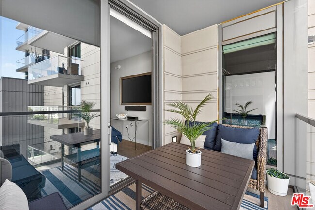 Building Photo - 1755 Ocean Ave