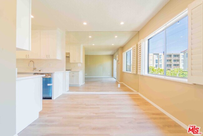 Building Photo - 11871 Idaho Ave