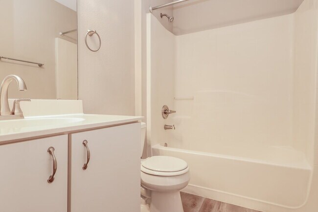 Building Photo - 1108 Cambourne Dr