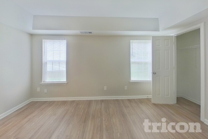 Building Photo - 7715 Hidden Creek Dr