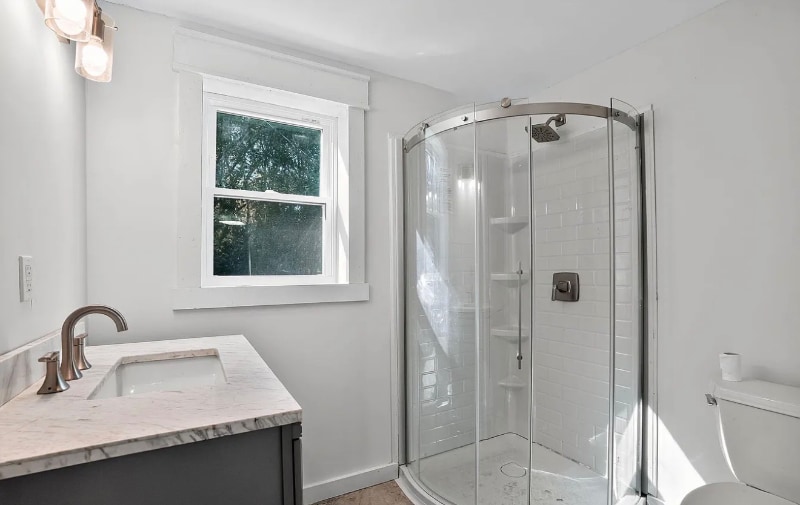 Building Photo - 306 7th St E