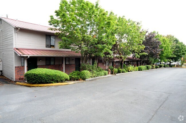 Building Photo - Three Tree Townhouses