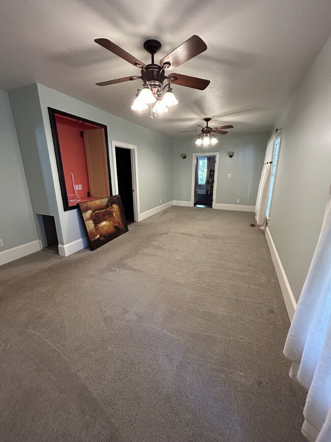 Building Photo - "Charming 4-Bedroom Retreat with Granite Finishes, Cozy Fireplace & Expansive 4399 Sq Ft Layout i...