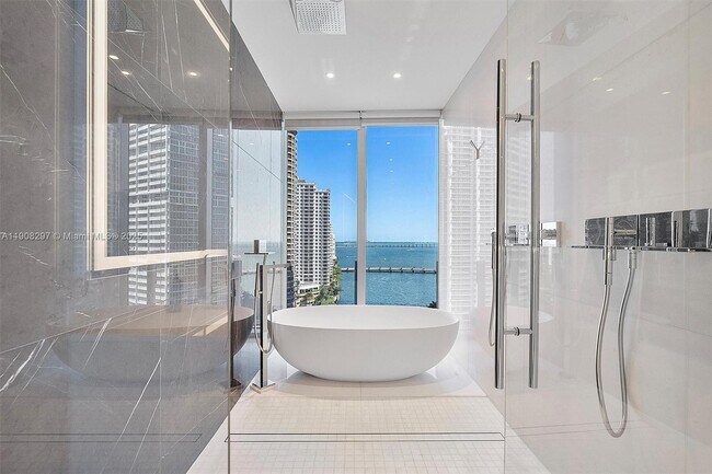 Building Photo - 300 Biscayne Blvd Way