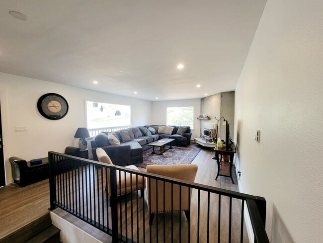 Building Photo - Spacious 4-bedroom + study home; Includes Hot tub and Pool Table - Avail. Now!