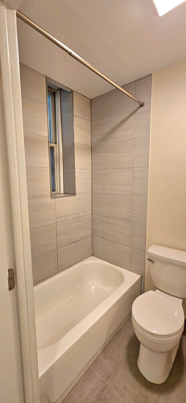 Building Photo - 327 Jackson St