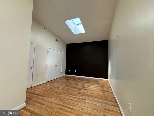 Building Photo - 242 Centre St