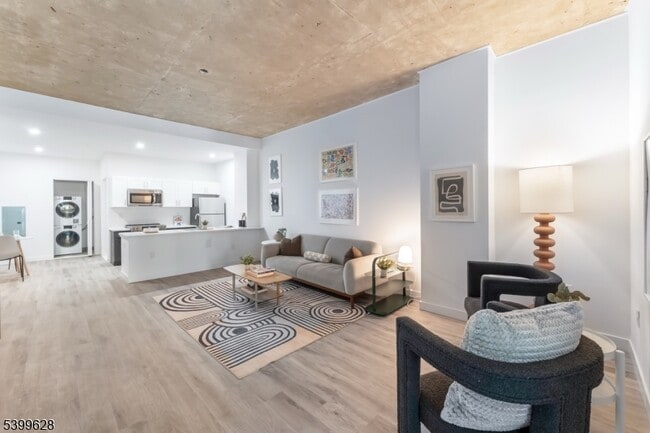 Building Photo - 10 Commerce Ct