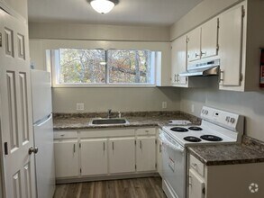 Building Photo - 2 Bedroom 2 Bath Coming Soon