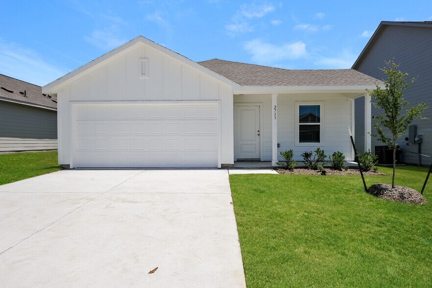 Primary Photo - 2760 Mistwood Dr