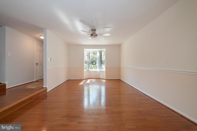Building Photo - 5725 Walnut Wood Ln