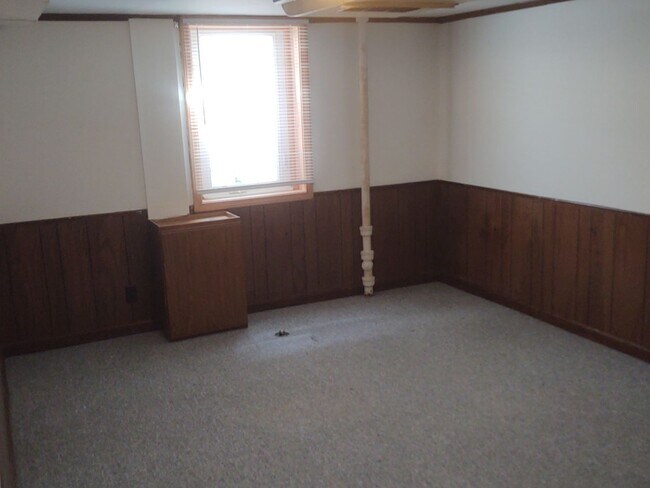 Building Photo - SW 413/415 Milan