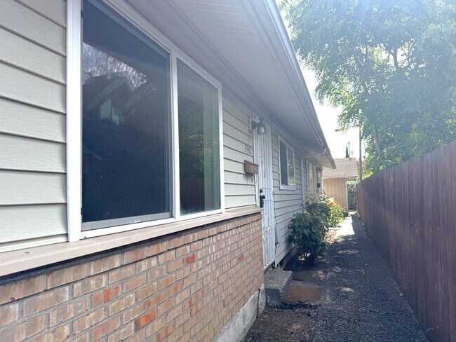 Building Photo - 7442 Marcrum Ave