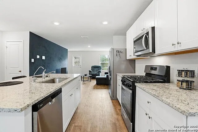 Building Photo - Room in House on Navidad Pike