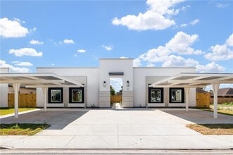 Building Photo - 12 Sugar Gdn Dr