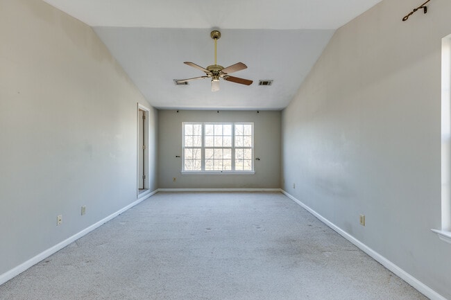 Building Photo - 605 Founders Pointe Blvd