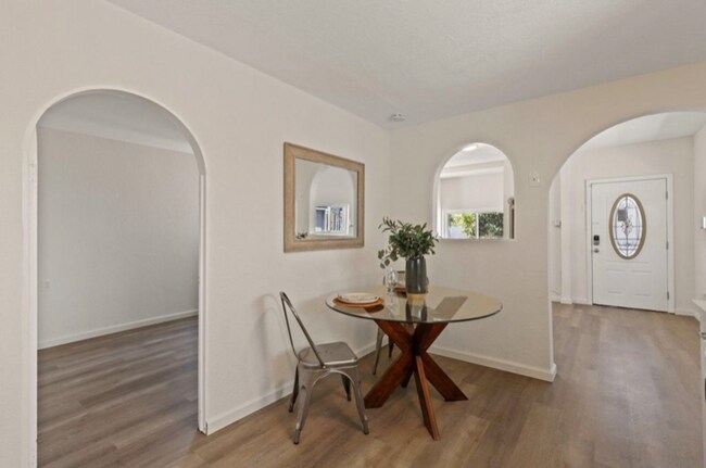 Building Photo - 35 19th St