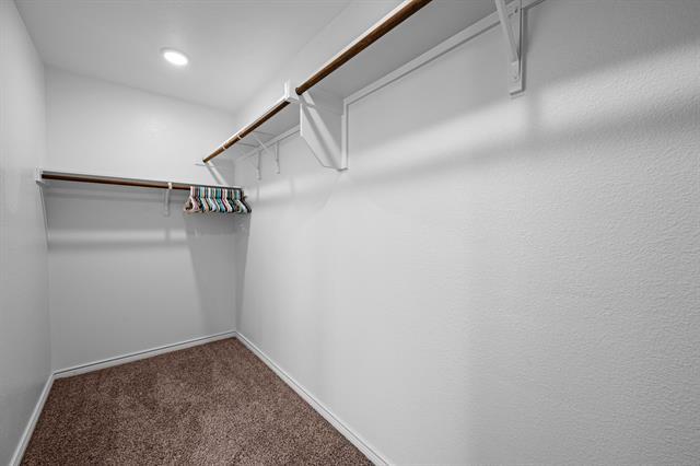 Building Photo - 2225 Barx Dr