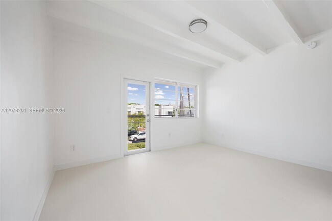 Building Photo - 3915 Meridian Ave