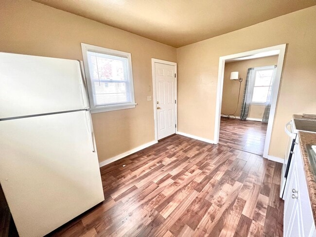 Building Photo - Beaver Falls - 2 bedroom 1 Bath Home