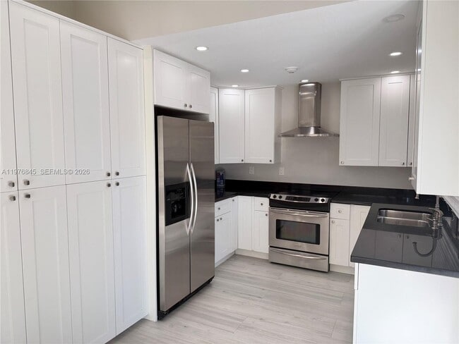 Building Photo - 10241 SW 132nd Ave