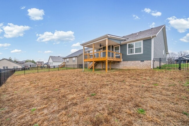 Building Photo - Spacious 3 Bedroom 2 Full Bath Home For Rent Near Dunbar Cave Road!
