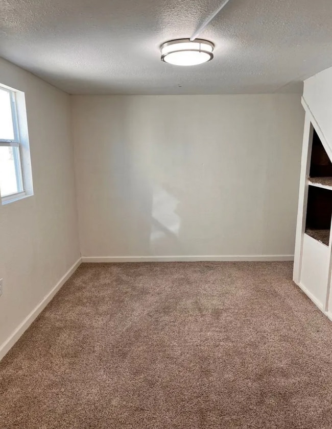 Building Photo - 2713 W Maine St