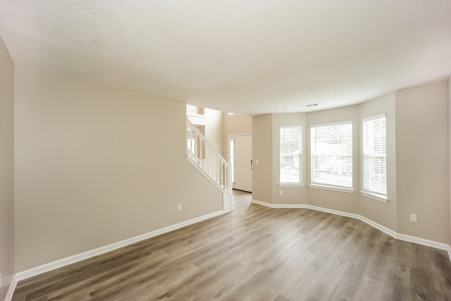 Building Photo - 9307 Deer Crossing Dr