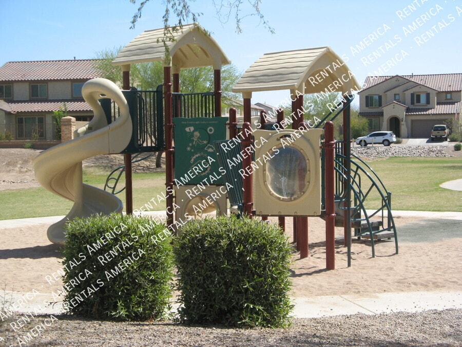 Building Photo - 1378 W Brangus Way