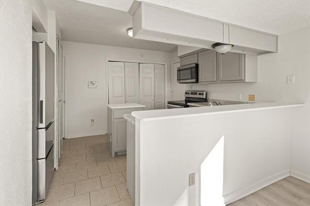 Building Photo - 5403 Whisper Glen Dr