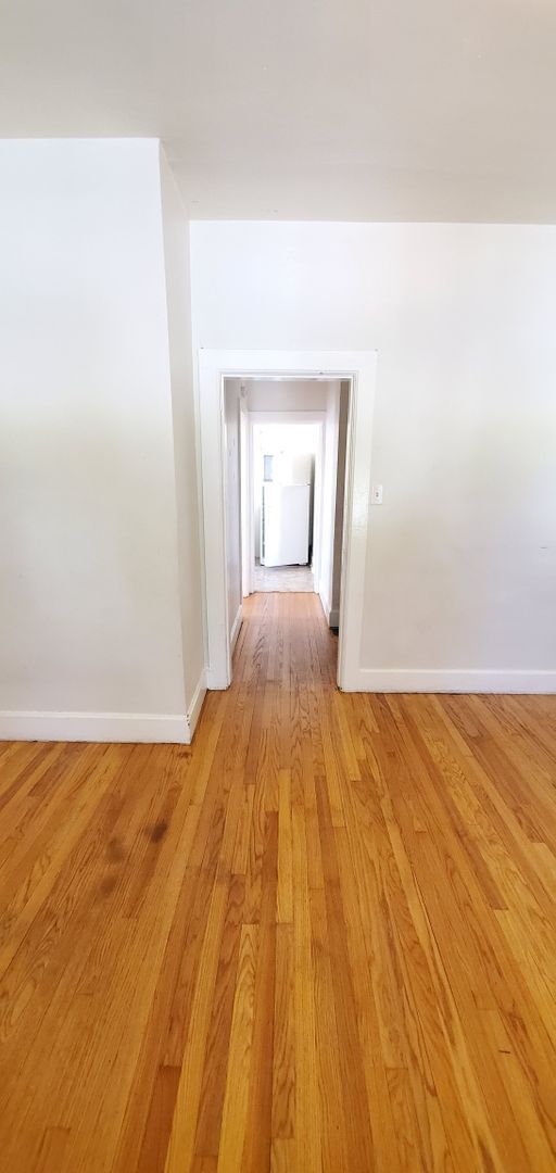 Building Photo - 218 N Oakland Ave