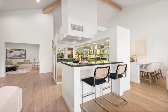 Building Photo - 47 N Kavenish Dr