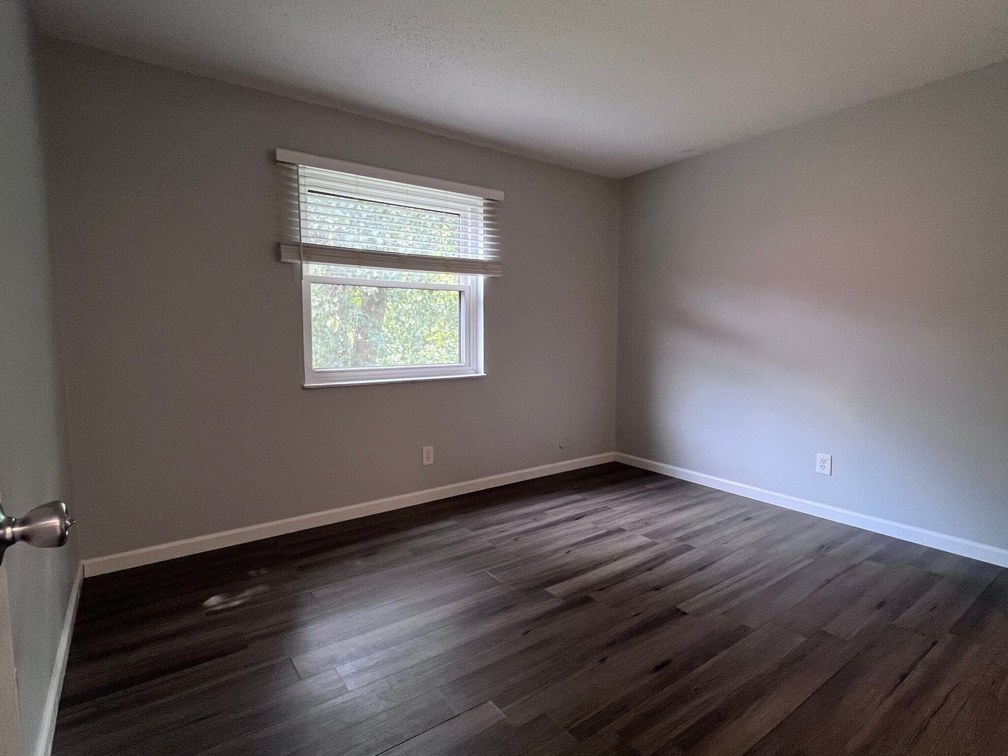 Building Photo - 1190 Calley Dr