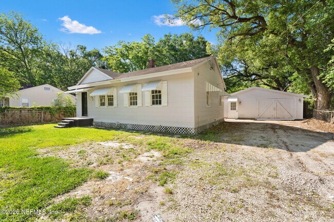 Building Photo - 3142 3rd St Cir S