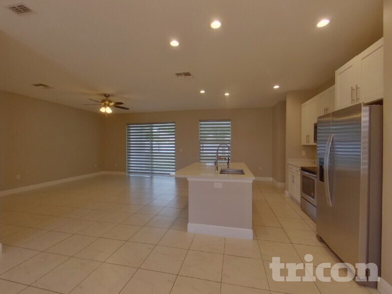 Building Photo - 2990 Galaxy St