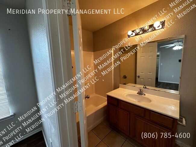 Building Photo - 533 N. Clinton-