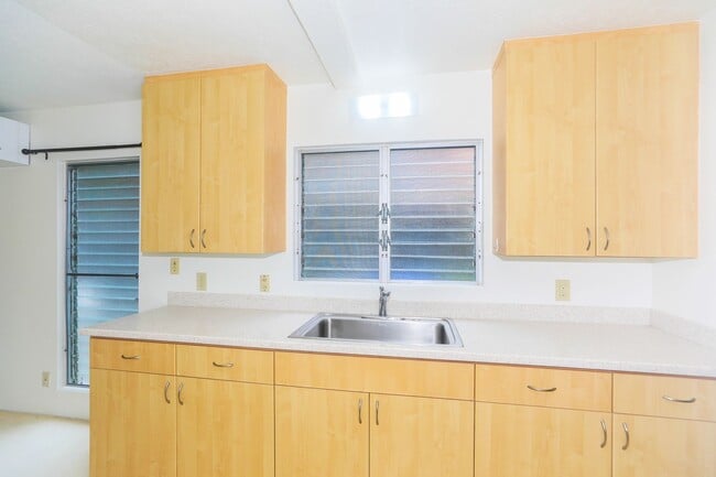 Building Photo - Kaneohe Woods – 3BR/2.5BA home with Mounta...