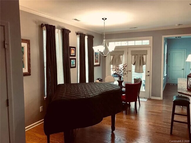 Building Photo - Rooms for rent in Belmont