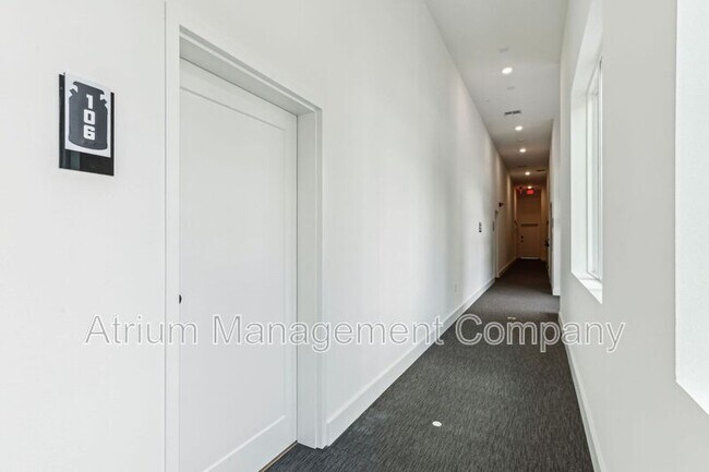 Building Photo - 221 S Bumby Ave